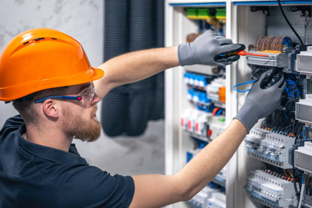 Best Affordable Emergency Electrician  in Brookfield, WI